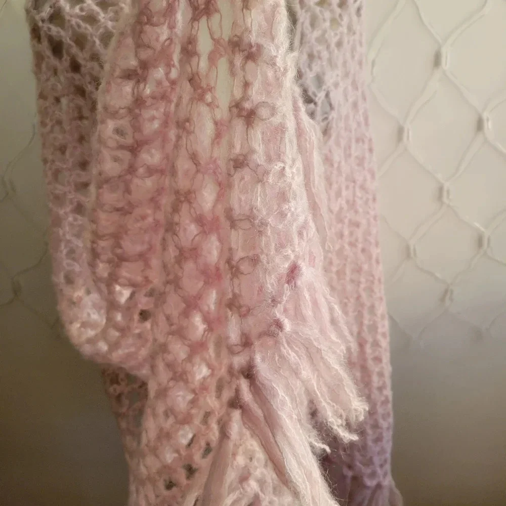 Vintage Shawl Light Pink/Mauve Crocheted Knit Wrap